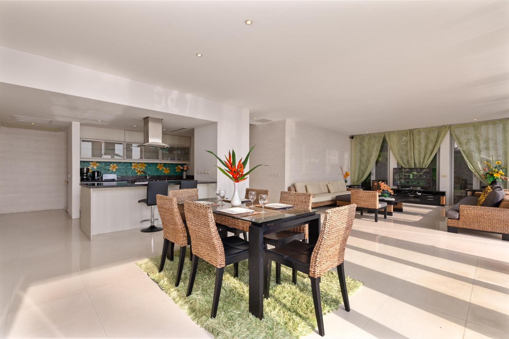 Surin Heights Villa Room photo