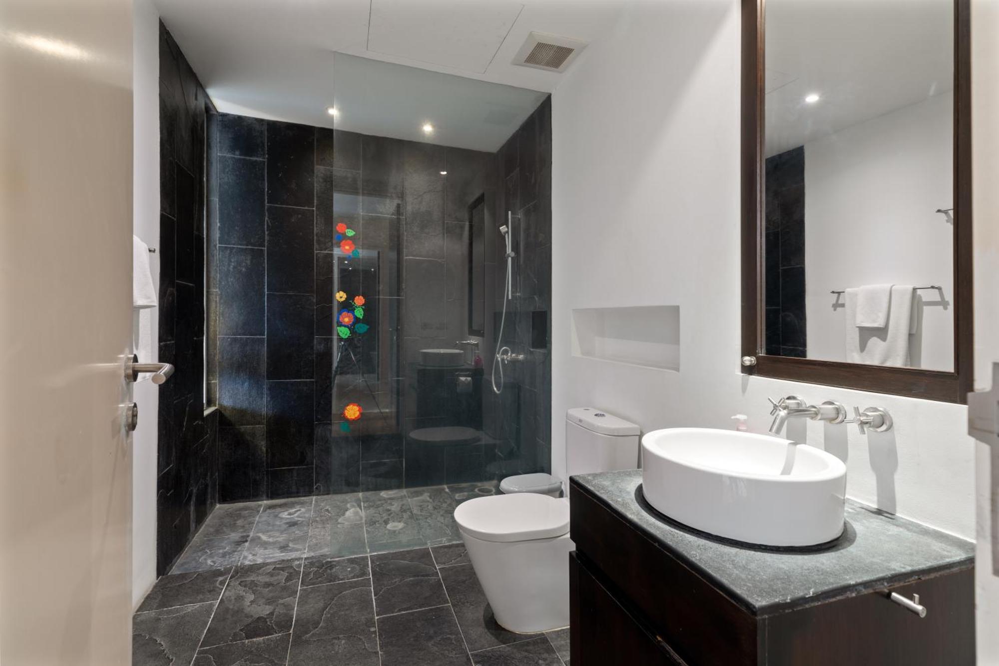 Surin Heights Villa Room photo
